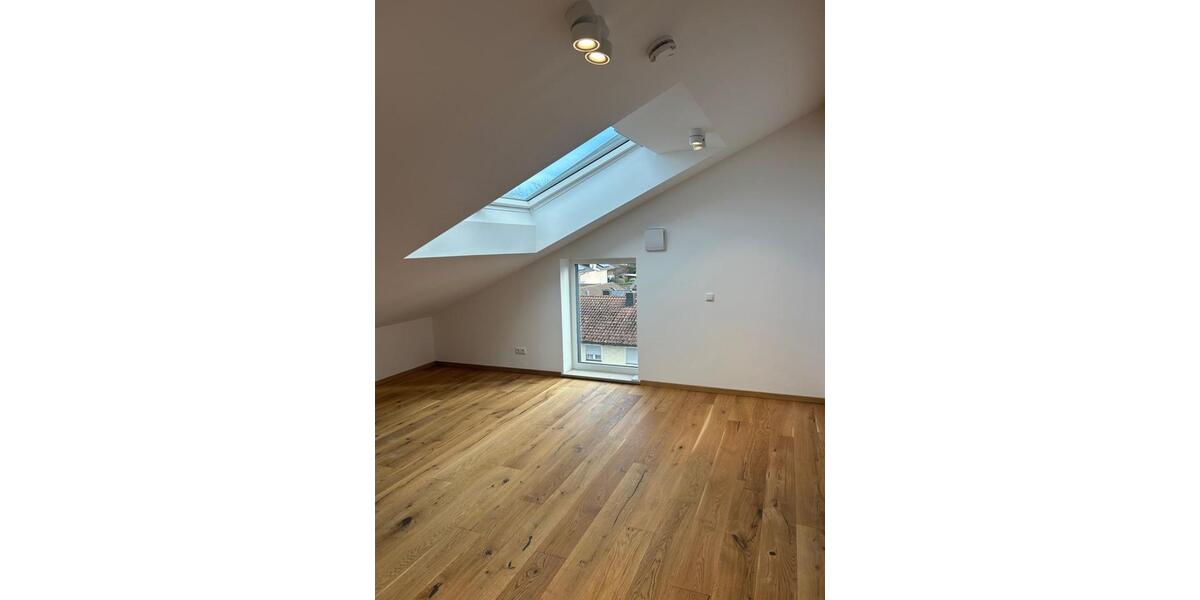 Dachgeschoßwohnung Rimsting - 4 Zimmer, 126 m&sup2;, 2.180&euro; | Angebot:25289066