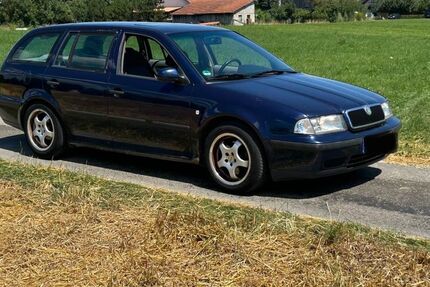 Skoda Octavia 219.452 km 999 &euro; Kolbermoor 83059