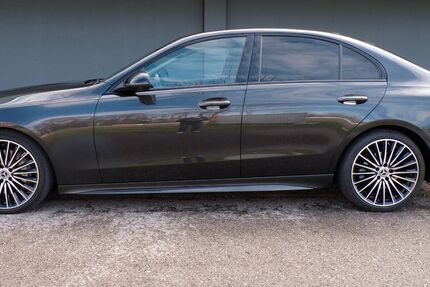 Mercedes-Benz C 300 99.987 km 36.977 &euro; Rosenheim 83026