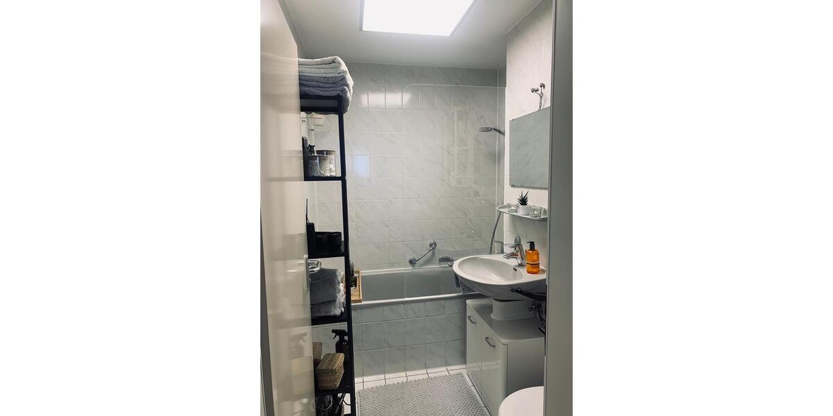 Hochparterre Rosenheim Aising - 2 Zimmer, 52 m&sup2;, 300.000&euro; | Angebot:27041024