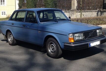 Volvo 244 117.000 km 15.950 &euro; Ebersberg 85560