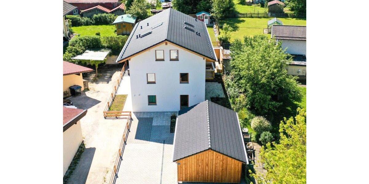 Dachgeschoßwohnung Bad Endorf - 4 Zimmer, 107 m&sup2;, 2.050&euro; | Angebot:26470948