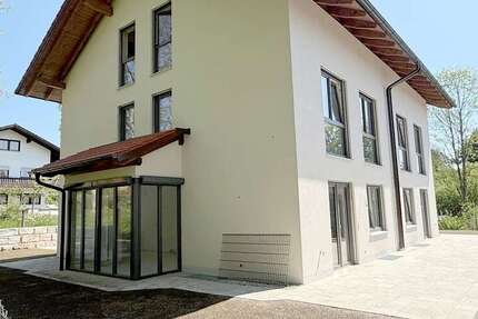 Haus Bad Endorf - 6 Zimmer, 166 m&sup2;, 899.000&euro; | Angebot:22570057