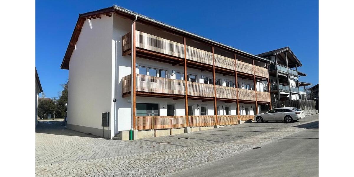 Etagenwohnung Vogtareuth - 4 Zimmer, 95 m&sup2;, 1.472&euro; | Angebot:25217535