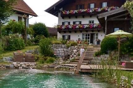 Haus Riedering - 9 Zimmer, 374 m&sup2;, 2.800&euro; | Angebot:26070011