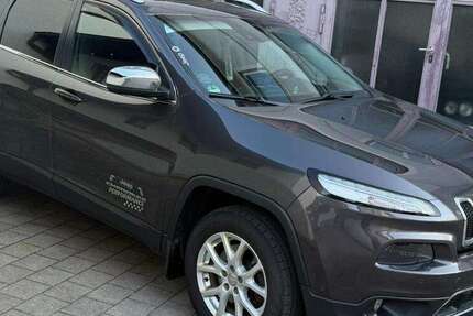 Jeep Cherokee 125.500 km 12.700 &euro; Bad Aibling 83043