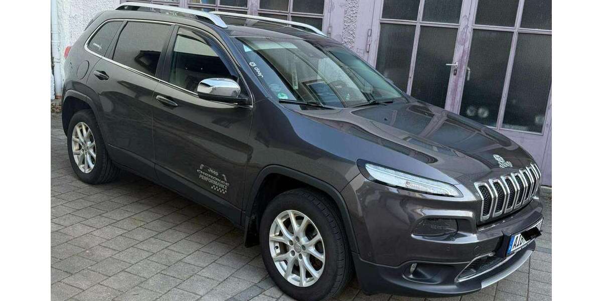 Jeep Cherokee 125.500 km 12.700 &euro; Bad Aibling 83043