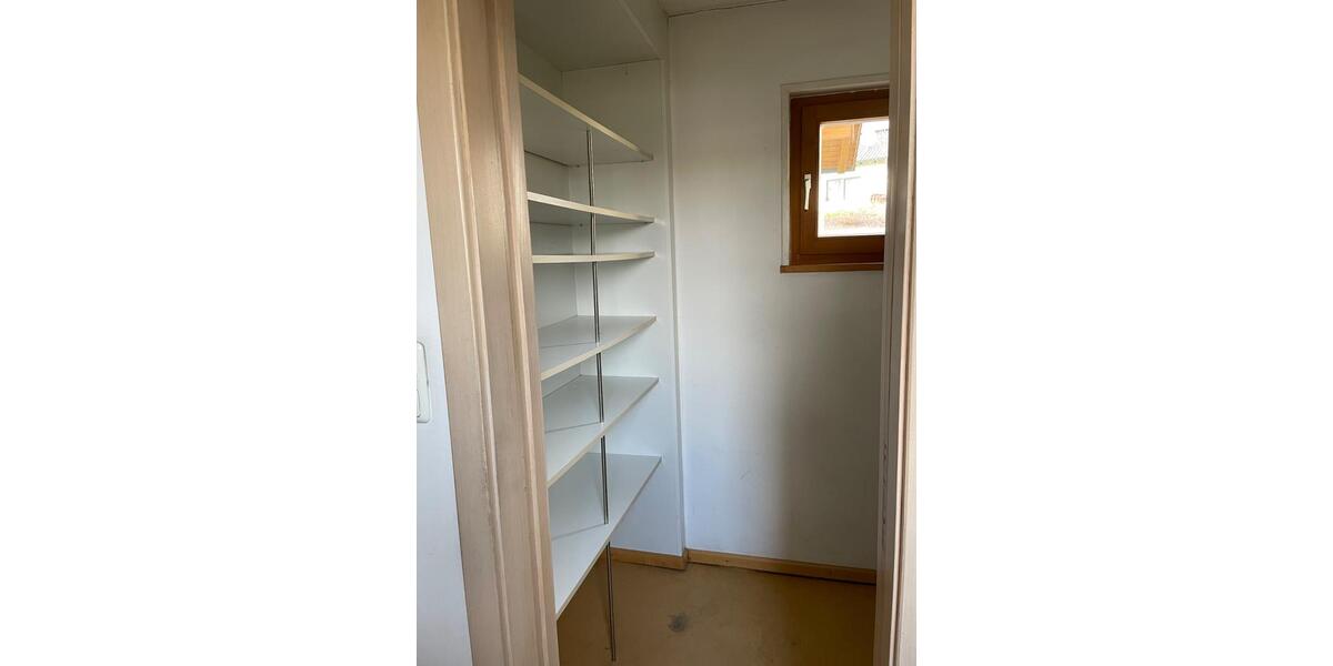 Einfamilienhaus Kirchseeon - 7 Zimmer, 270 m&sup2;, 1.450&euro; | Angebot:25590861