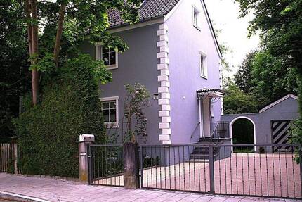 Haus Rosenheim (Innenstadt) West - 4 Zimmer, 130 m&sup2;, 210.000&euro; | Angebot:26155572