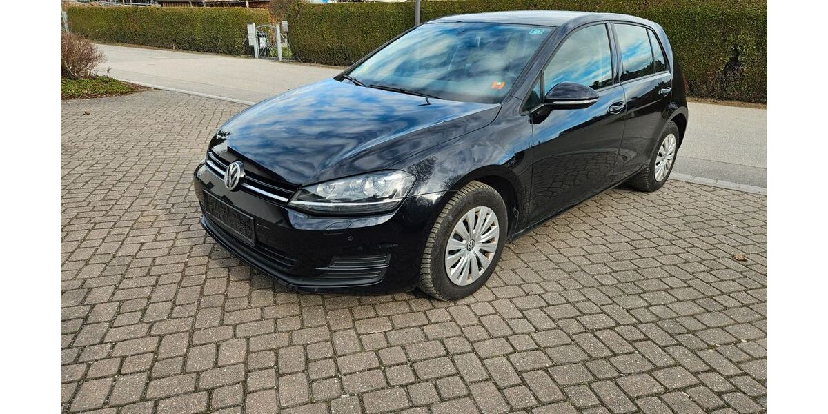 VW Golf 266.000 km 7.600 &euro; Rosenheim 83026