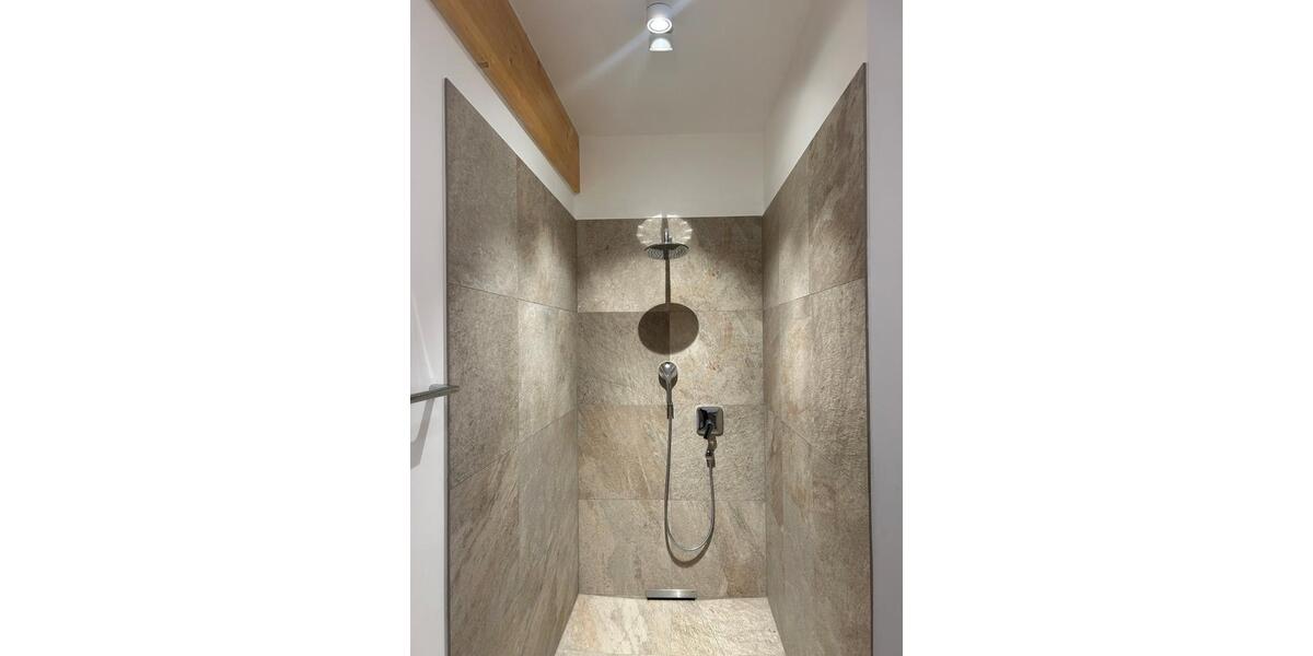 Dachgeschoßwohnung Rimsting - 4 Zimmer, 126 m&sup2;, 2.180&euro; | Angebot:25289066