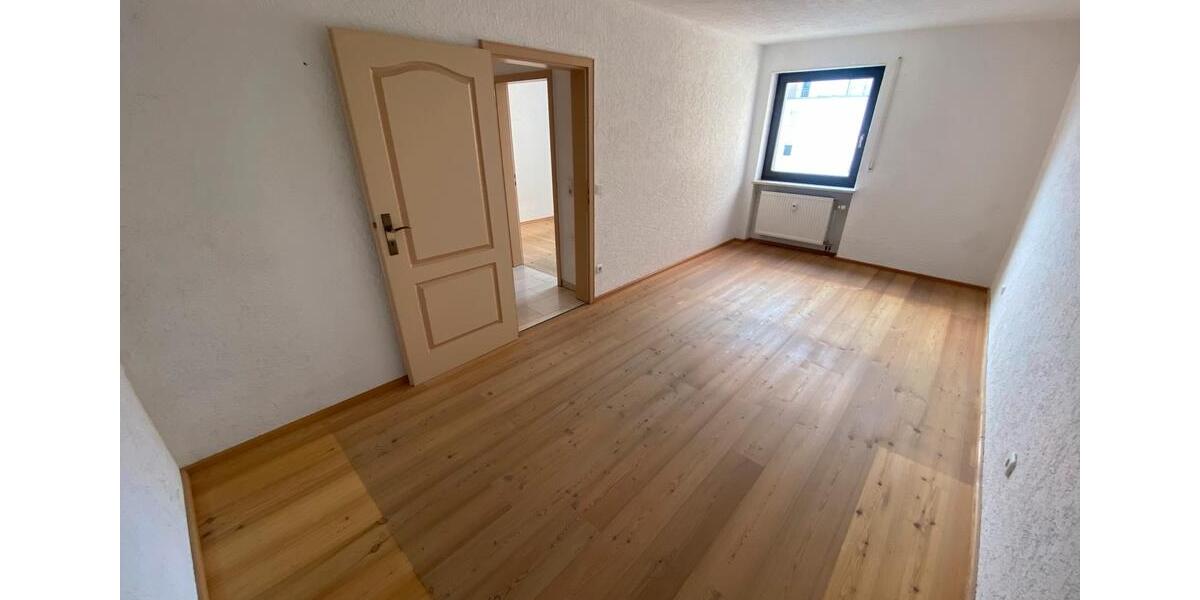 Hochparterre Rosenheim Egarten - 3 Zimmer, 63 m&sup2;, 1.380&euro; | Angebot:26665649