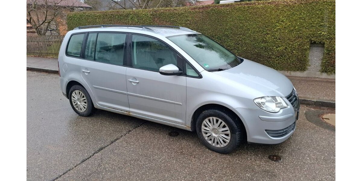 VW Touran 185.000 km 3.499 &euro; Rohrdorf 83101