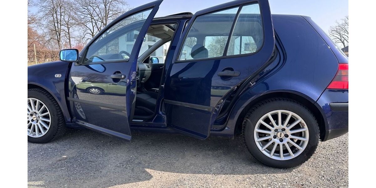 VW Golf 187.000 km 2.299 &euro; Rosenheim 83024