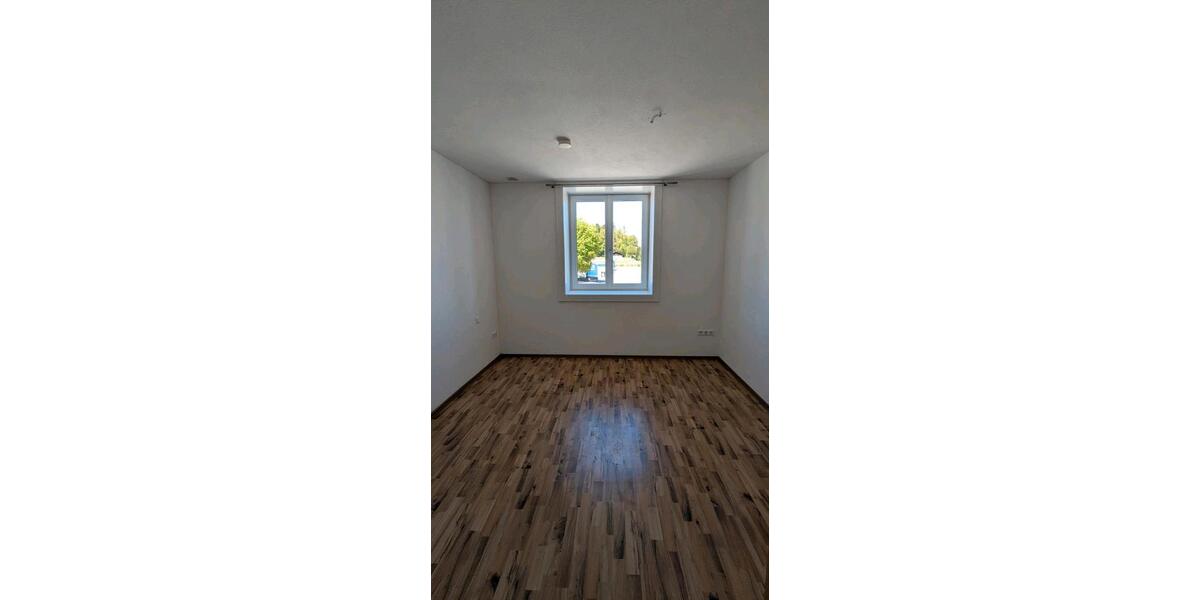 Etagenwohnung Edling - 3 Zimmer, 100 m&sup2;, 1.150&euro; | Angebot:26688598