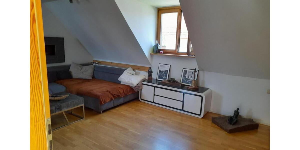 Dachgeschoßwohnung Grafing bei München - 2.5 Zimmer, 61 m&sup2;, 958&euro; | Angebot:26482712