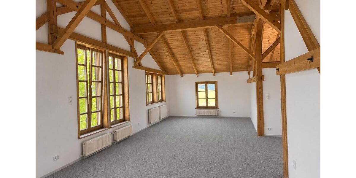 Dachgeschoßwohnung Egmating - 2 Zimmer, 109 m&sup2;, 1.690&euro; | Angebot:26698829