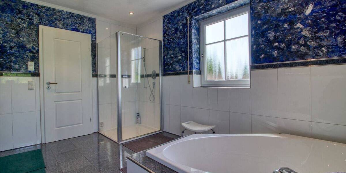 Einfamilienhaus Rohrdorf - 8 Zimmer, 260 m&sup2;, 890.000&euro; | Angebot:26595933