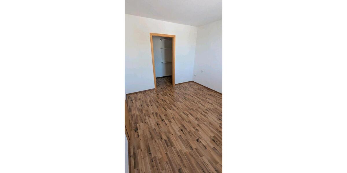 Etagenwohnung Edling - 3 Zimmer, 100 m&sup2;, 1.150&euro; | Angebot:26688598