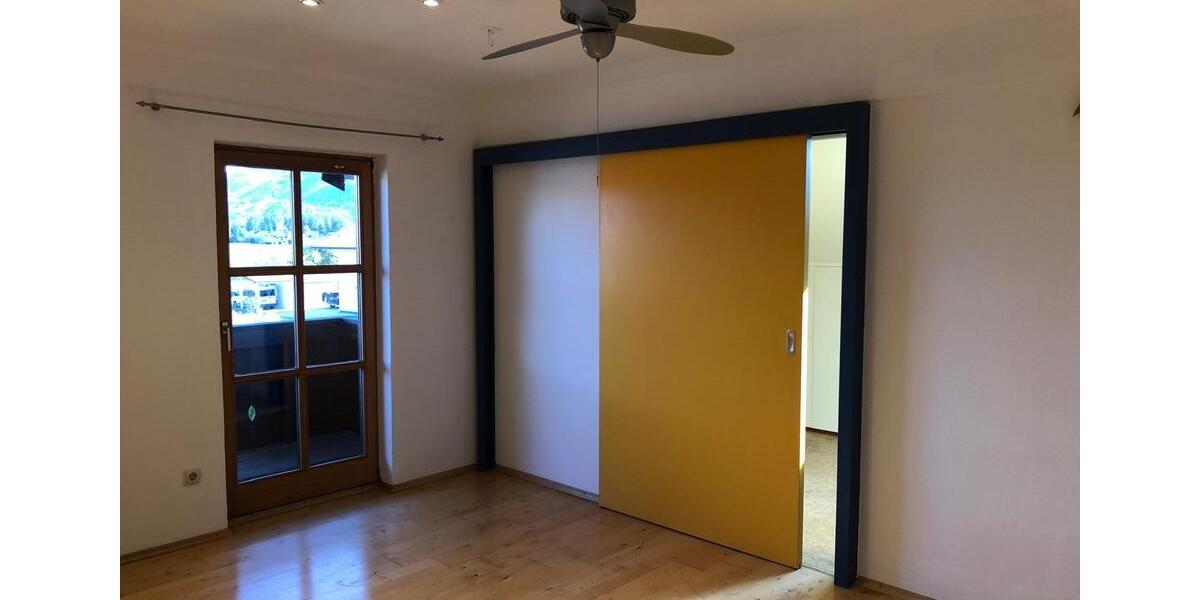 Dachgeschoßwohnung Staudach-Egerndach Egerndach - 3 Zimmer, 128 m&sup2;, 1.500&euro; | Angebot:25993786