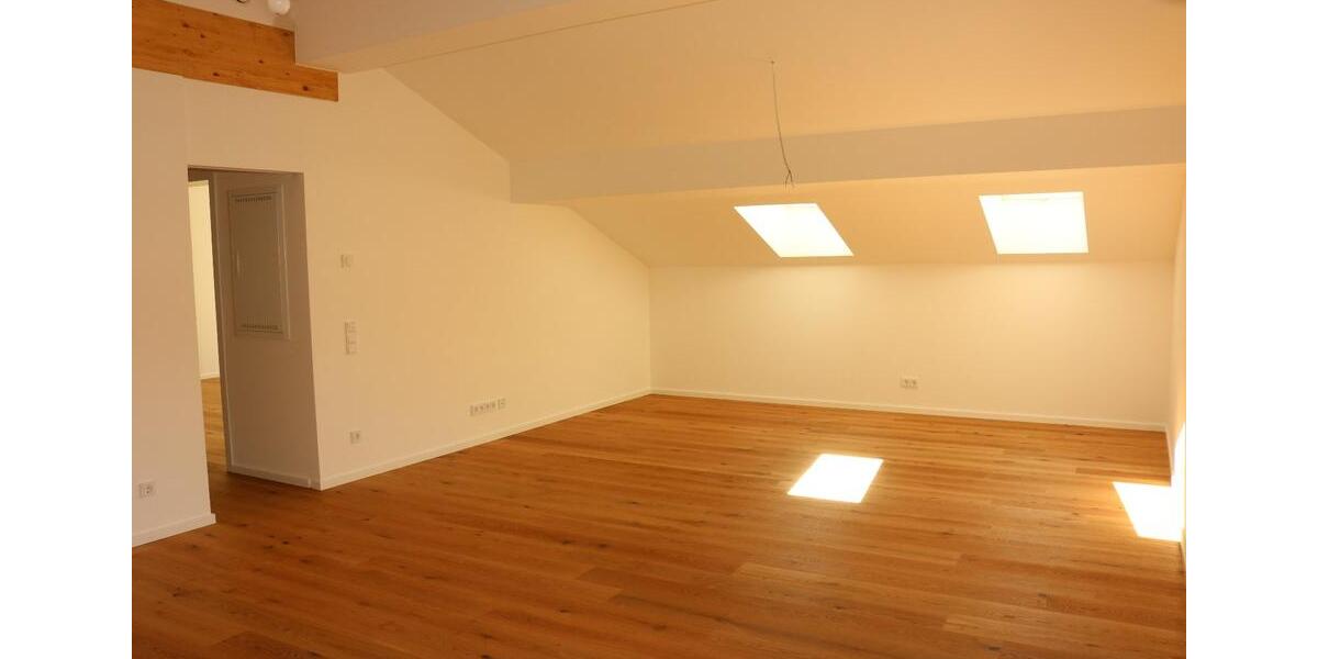 Etagenwohnung Bernau am Chiemsee - 3 Zimmer, 95 m&sup2;, 1.430&euro; | Angebot:26176512