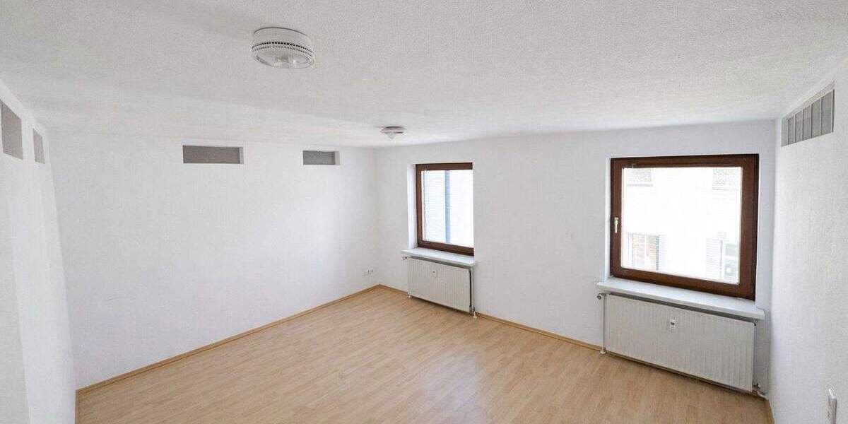 Etagenwohnung Rosenheim Ost - 4 Zimmer, 110 m&sup2;, 1.525&euro; | Angebot:25744499