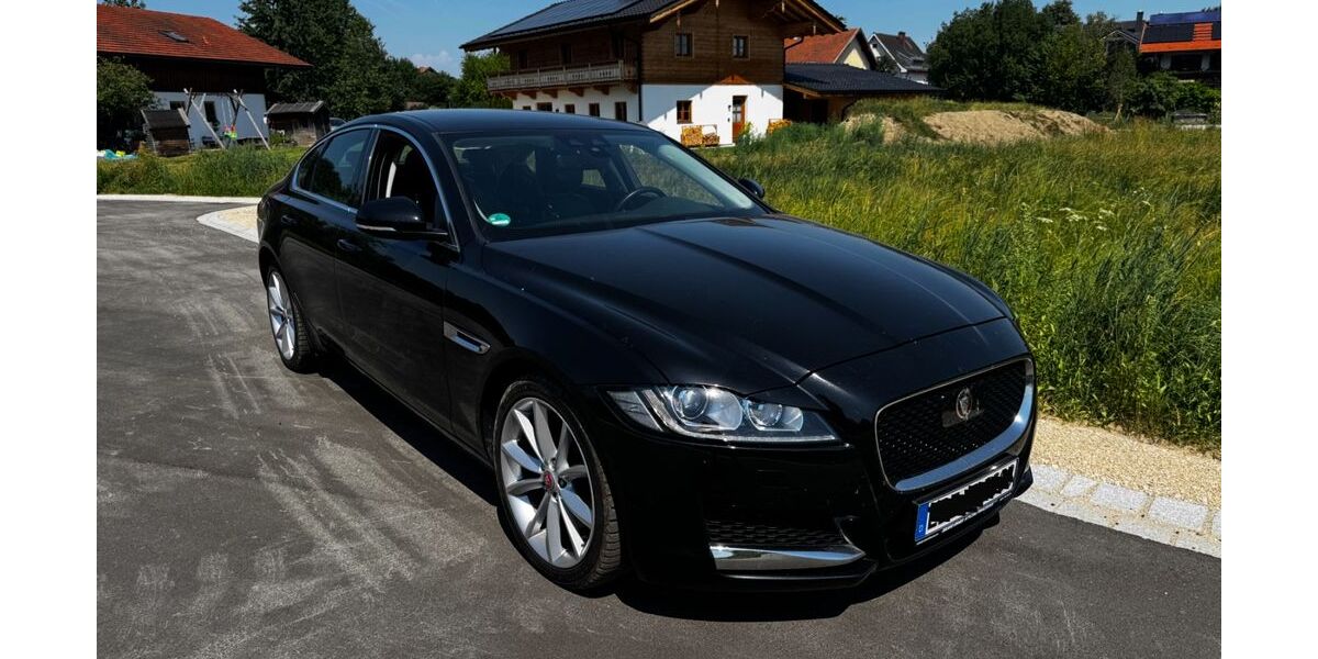 Jaguar XF 52.005 km 19.990 &euro; Übersee 83236