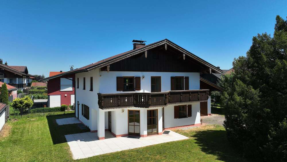 Einfamilienhaus Prien - 7.5 Zimmer, 216 m&sup2;, 1.150.000&euro; | Angebot:27101899