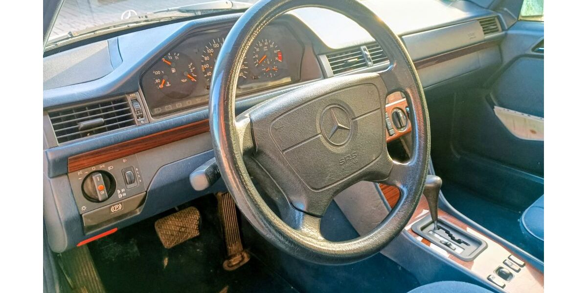 Mercedes-Benz E 200 295.000 km 2.950 &euro; Bayrischsell 83735