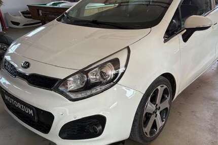 Kia Rio 246.350 km 2.490 &euro; Tuntenhausen 83104