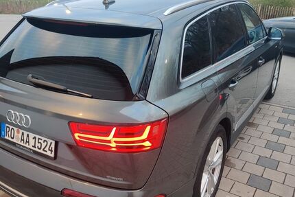 Audi Q7 215.427 km 23.950 &euro; Bad Endorf 83093