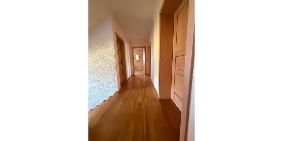 Einfamilienhaus Soyen - 9 Zimmer, 200 m&sup2;, 2.450&euro; | Angebot:26599254