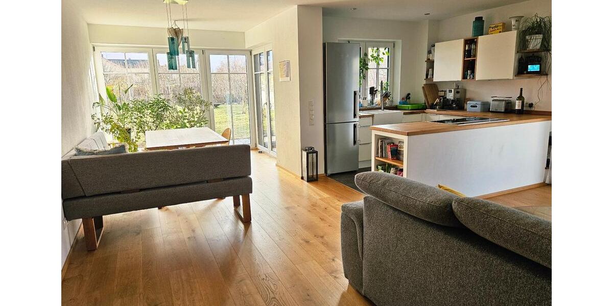 Erdgeschoßwohnung Übersee - 3 Zimmer, 100 m&sup2;, 2.300&euro; | Angebot:25756827