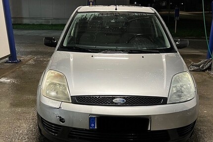 Ford Fiesta 165.000 km 2.400 &euro; Rosenheim 83013