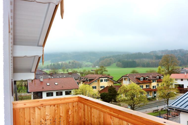 Etagenwohnung Bernau am Chiemsee - 3 Zimmer, 95 m&sup2;, 1.430&euro; | Angebot:26176512