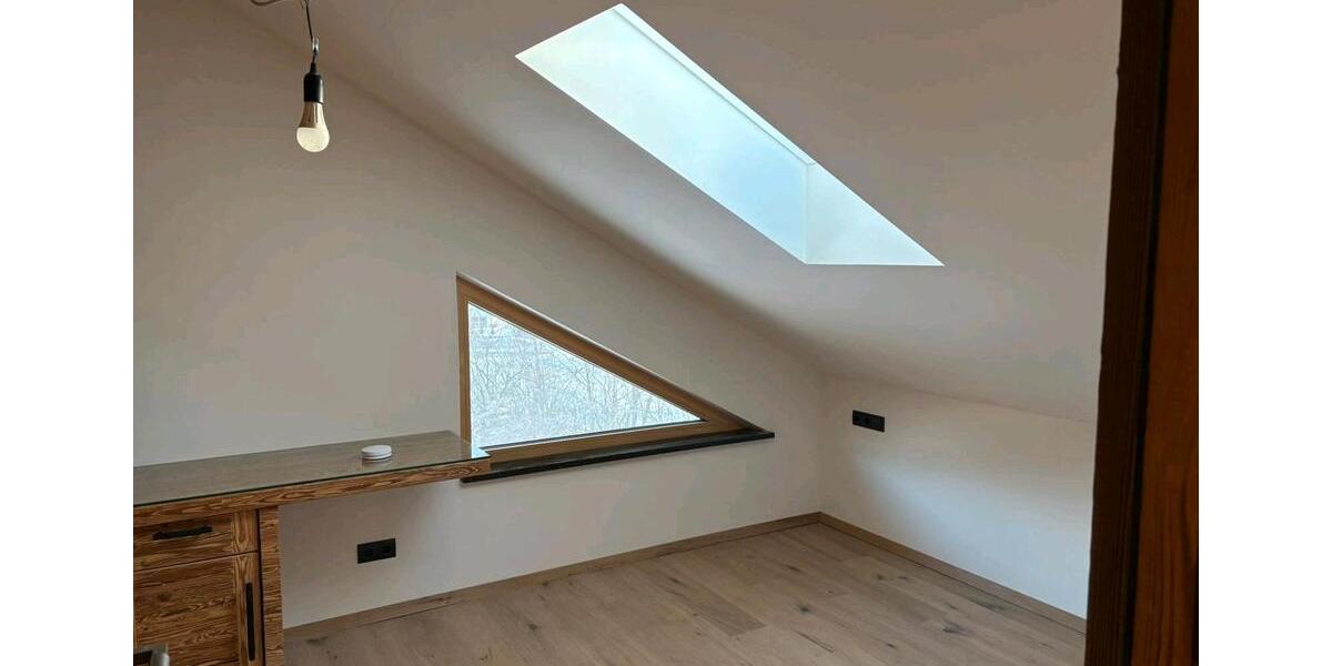 Dachgeschoßwohnung Kiefersfelden - 3 Zimmer, 80 m&sup2;, 1.550&euro; | Angebot:26308527