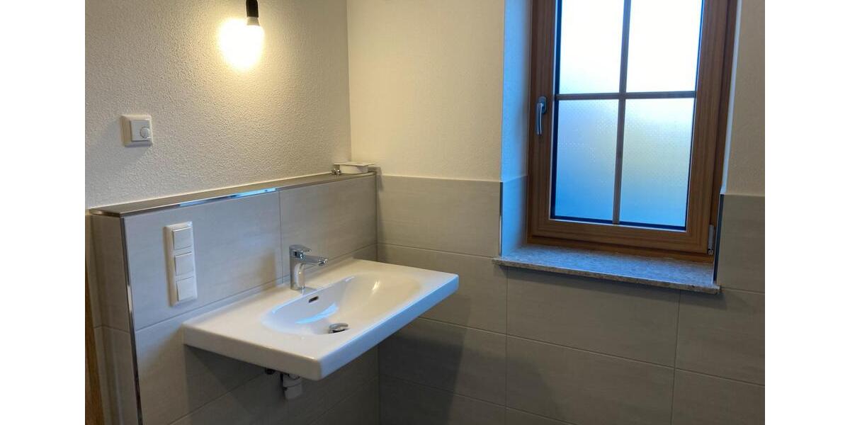 Erdgeschoßwohnung Schnaitsee - 2.5 Zimmer, 90 m&sup2;, 1.100&euro; | Angebot:25407926