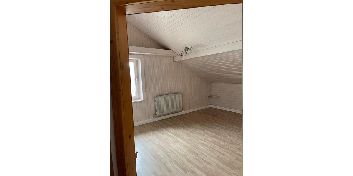 Einfamilienhaus Kirchseeon - 7 Zimmer, 270 m&sup2;, 1.450&euro; | Angebot:25590861