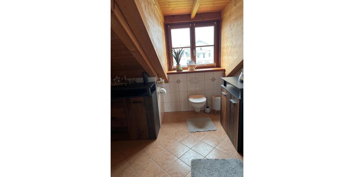 Dachgeschoßwohnung Bruckmühl - 2 Zimmer, 90 m&sup2;, 1.500&euro; | Angebot:25327227