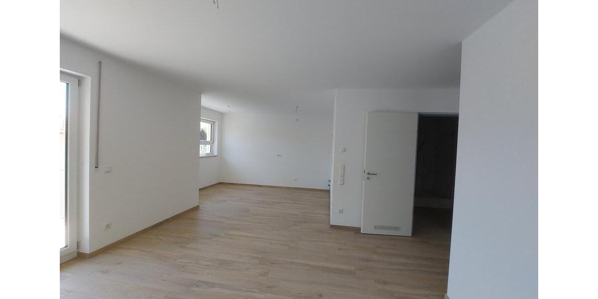 Etagenwohnung Großkarolinenfeld - 3 Zimmer, 90 m&sup2;, 1.440&euro; | Angebot:26336683