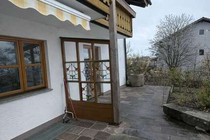 Haus Höslwang - 7 Zimmer, 299 m&sup2;, 599.000&euro; | Angebot:25984742