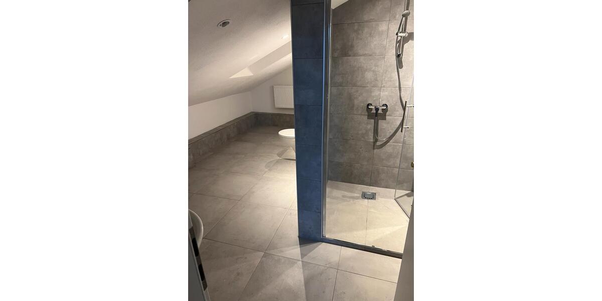 Dachgeschoßwohnung Rosenheim Aising - 2 Zimmer, 70 m&sup2;, 1.200&euro; | Angebot:26602940