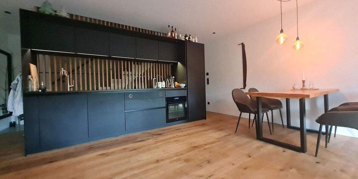 Reihenmittelhaus Branneburg Brannenburg - 4 Zimmer, 150 m&sup2;, 2.500&euro; | Angebot:25756972