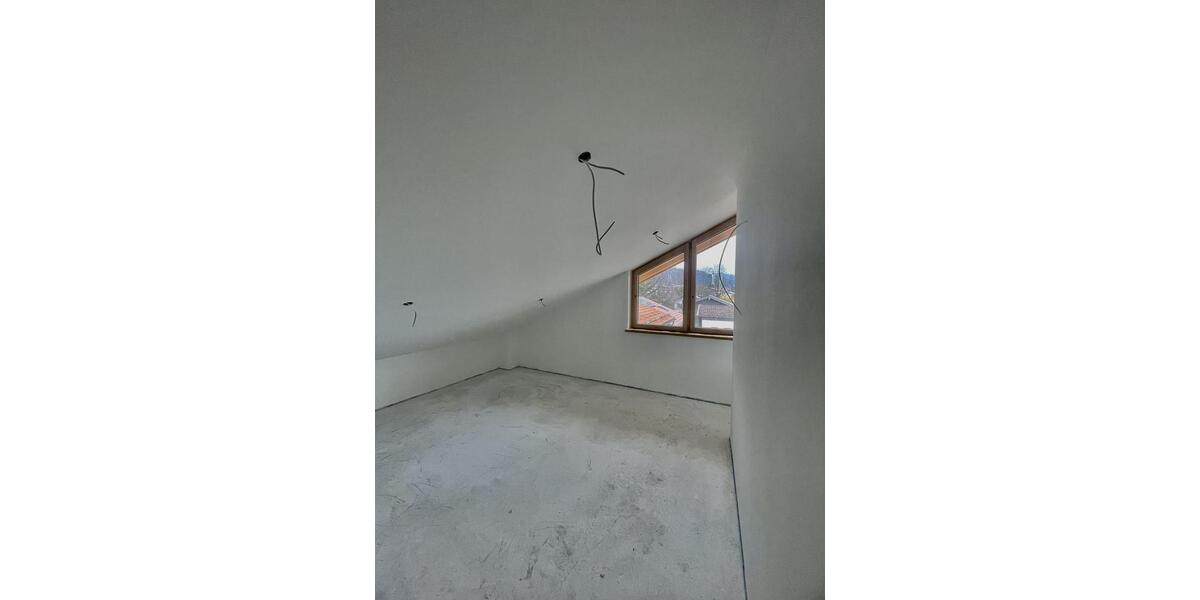 Maisonettenwohnung Hausham - 3 Zimmer, 94 m&sup2;, 1.550&euro; | Angebot:25641253