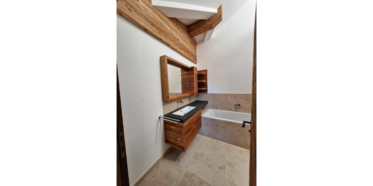 Dachgeschoßwohnung Kiefersfelden - 3 Zimmer, 80 m&sup2;, 1.900&euro; | Angebot:25285959