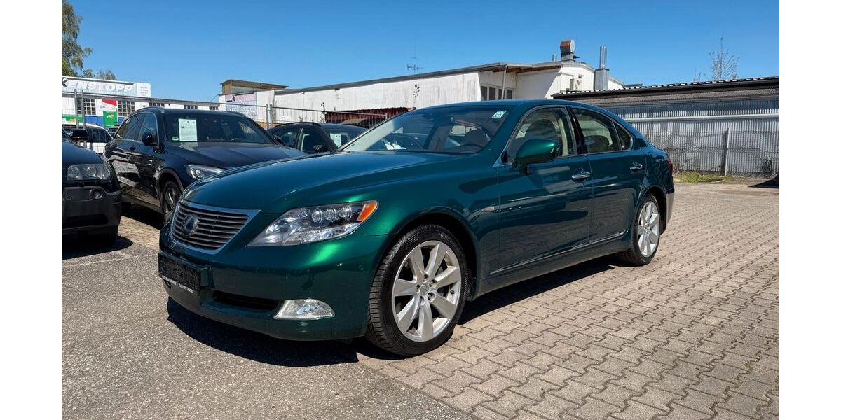 Lexus LS 600 222.947 km 8.900 &euro; Rosenheim 83026