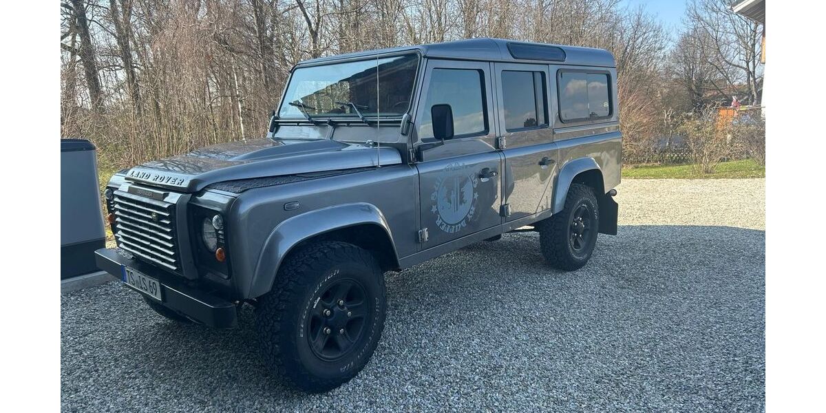 Land Rover Defender 137.592 km 28.900 &euro; Übersee 83236