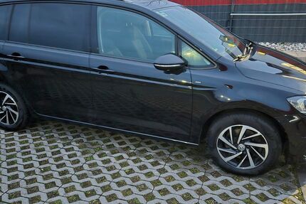 VW Touran 238.000 km 11.900 &euro; Übersee 83236