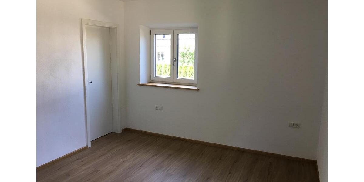 Erdgeschoßwohnung Bad Endorf - 2 Zimmer, 71 m&sup2;, 950&euro; | Angebot:25332282