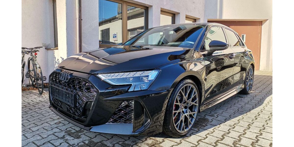 Audi A3 2.750 km 63.800 &euro; Rosenheim 83024